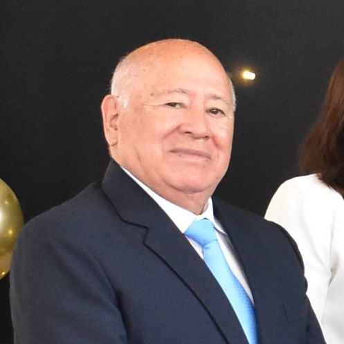 Dr. César Requena Mendizábal